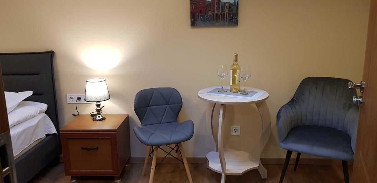 Отель Hotel Laura Тбилиси-19