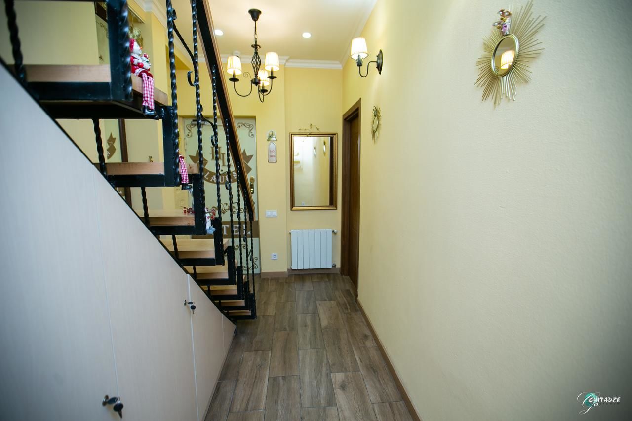 Отель Hotel Laura Тбилиси-35